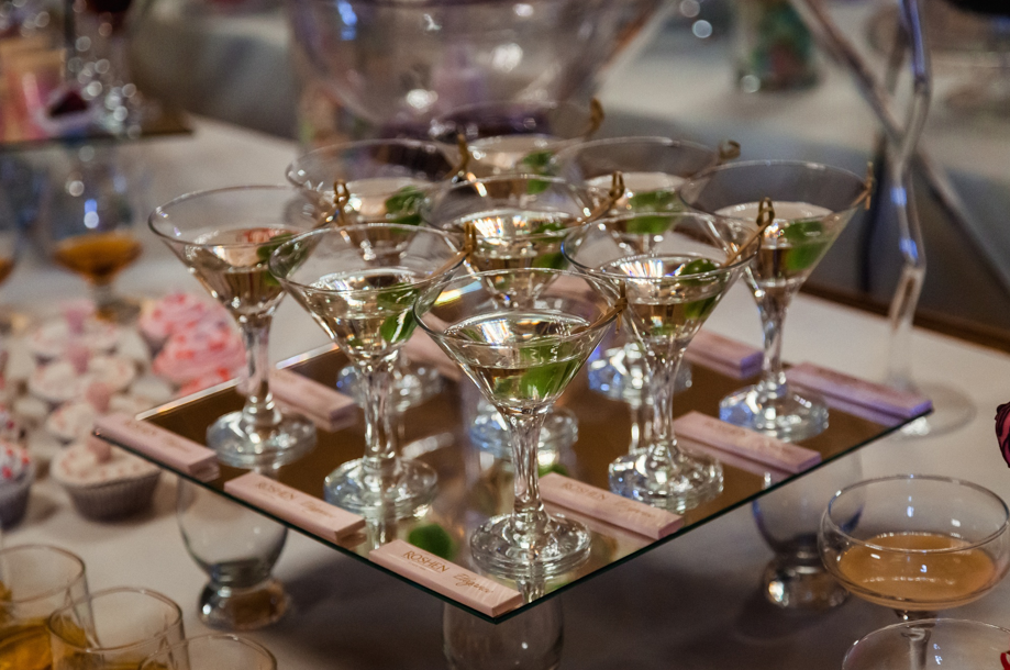 5 Creative Ways to Style Your Event with Bar Hire and Glassware Hire