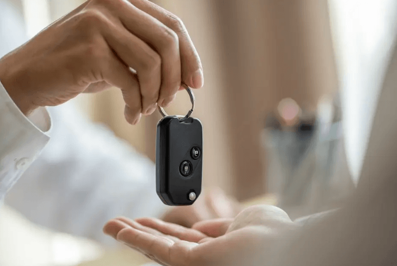 What Makes a Locksmith in Burien Different From a Car Dealership?